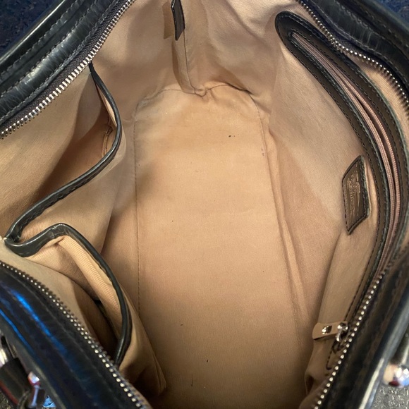 Burberry Tote 💯 authentic - Picture 14 of 14